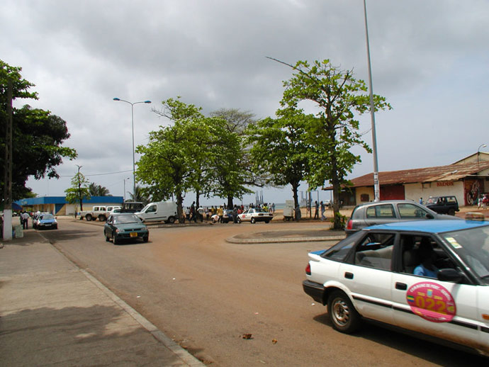 Carrefour du Wharf - PORT GENTIL
