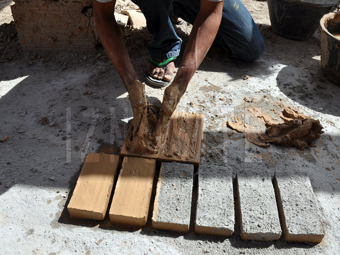 Fabrication de la briques traditionnelle - TOZEUR