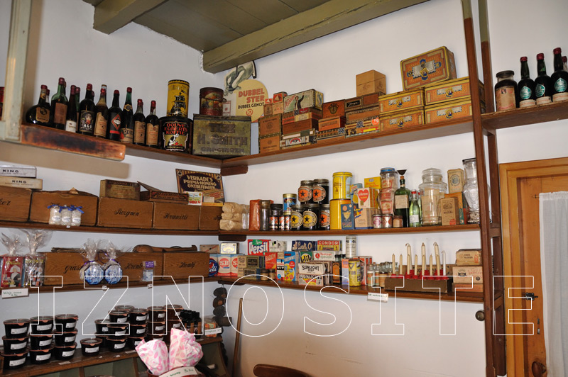 Le village de pcheurs - Epicerie - ENKHUIZEN