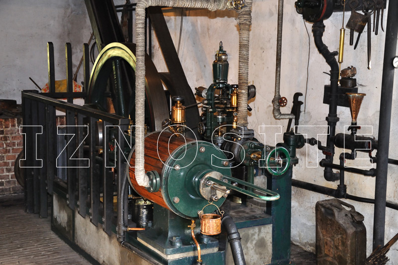 Le village de pcheurs - Moteur  vapeur laverie - ENKHUIZEN