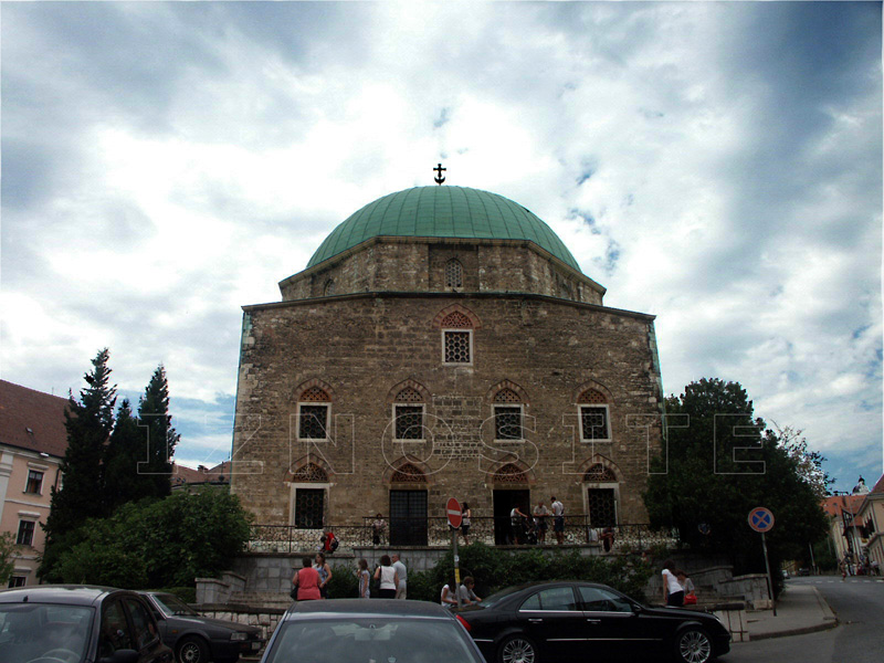 Ancienne mosque du pacha GAZI KAZSIM - PECS